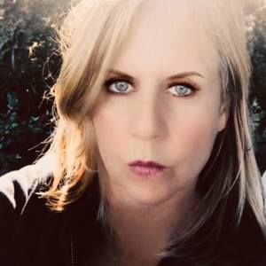 Meet your Posher, Deborah